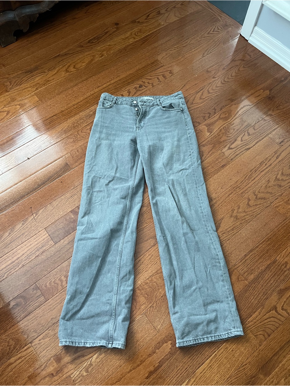 Straight Leg Jeans - Light Gray
